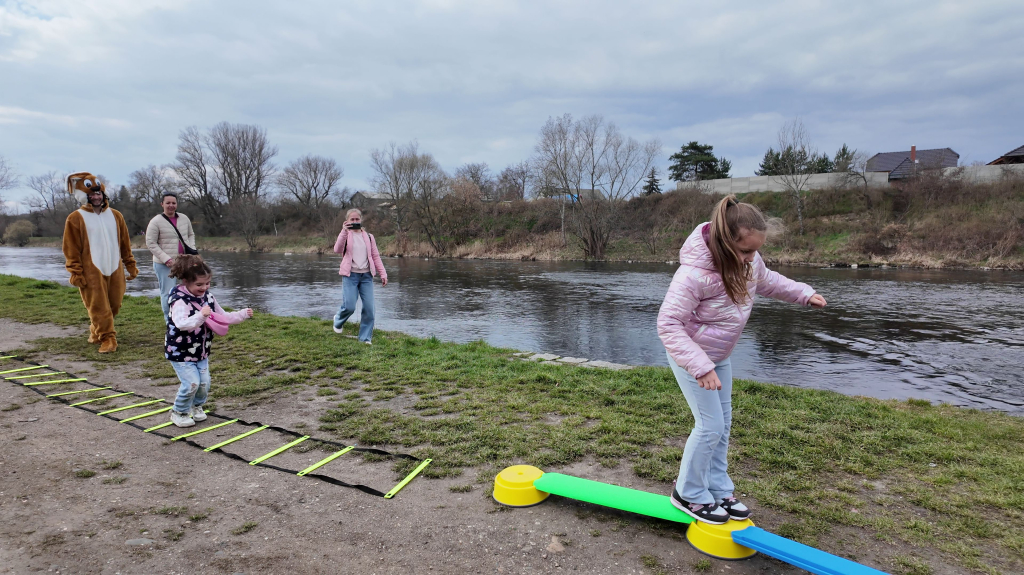 DDM_Velikonoční_pochod_3_4_2026_č3_skákání_zajíčka_10.jpg