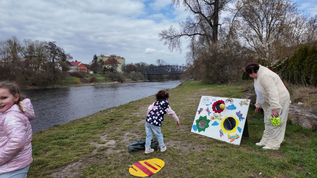DDM_Velikonoční_pochod_3_4_2026_č3_skákání_zajíčka_15.jpg