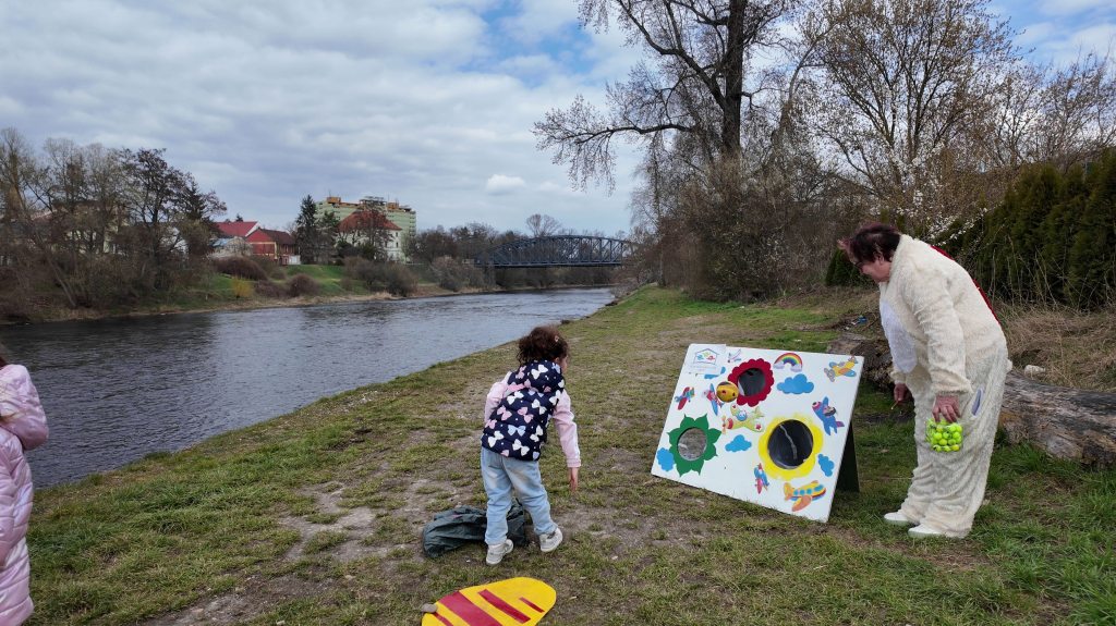 DDM_Velikonoční_pochod_3_4_2026_č3_skákání_zajíčka_16.jpg