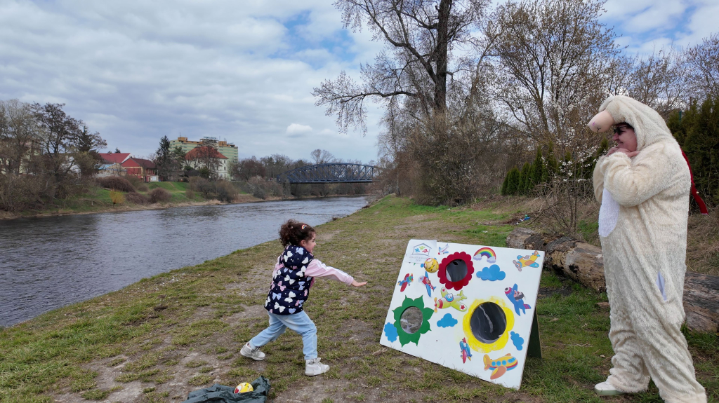 DDM_Velikonoční_pochod_3_4_2026_č3_skákání_zajíčka_17.jpg