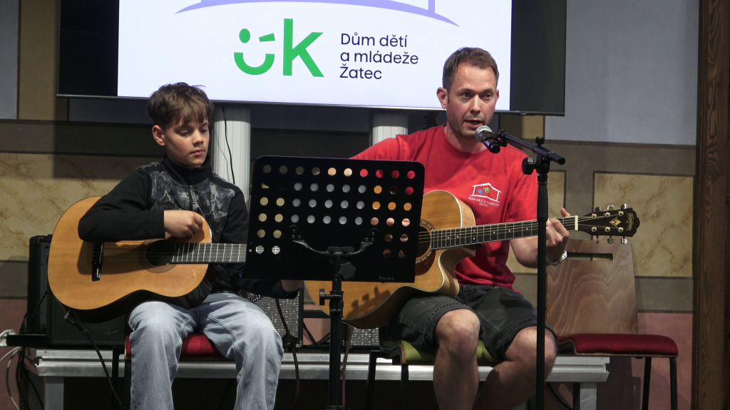 DDM_rozloučení_s_kroužky_Kapucínský_klášter_12_6_2026_č4_kytara_04.jpg